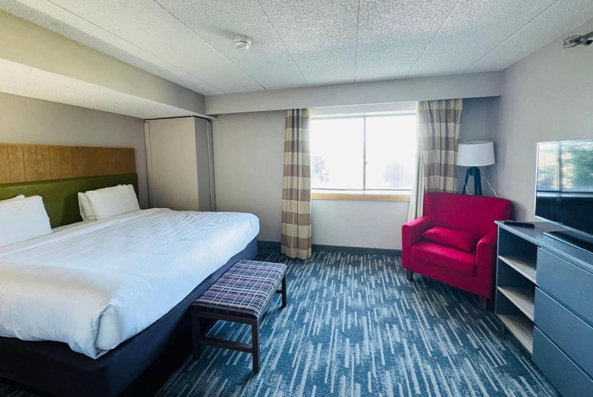 Wingate By Wyndham Lincoln Airport East Hotel Exterior photo